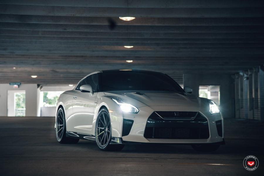 Nissan GT-R on Vossen Wheels (M-X2) 2019 года  (фото 4 из 26)